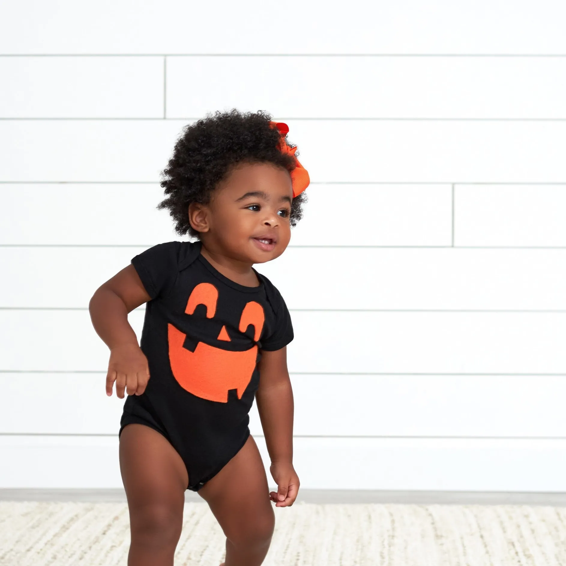 5-Pack Baby Black Premium Short Sleeve Onesies® Bodysuits
