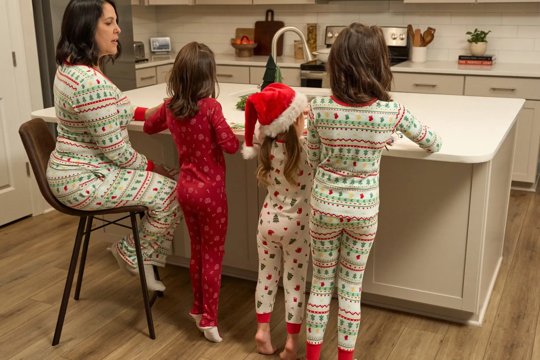2-Piece Women's Oh What Fun Fair Isle Hacci Pajama Set